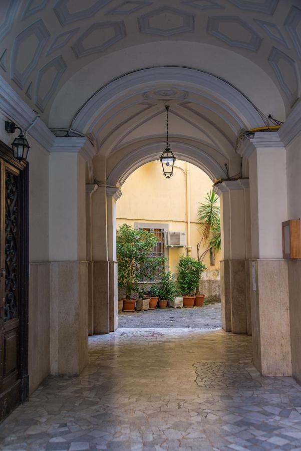 Appartamento All'Archivio Di Stato By Wonderful Italy Napoli Exterior foto